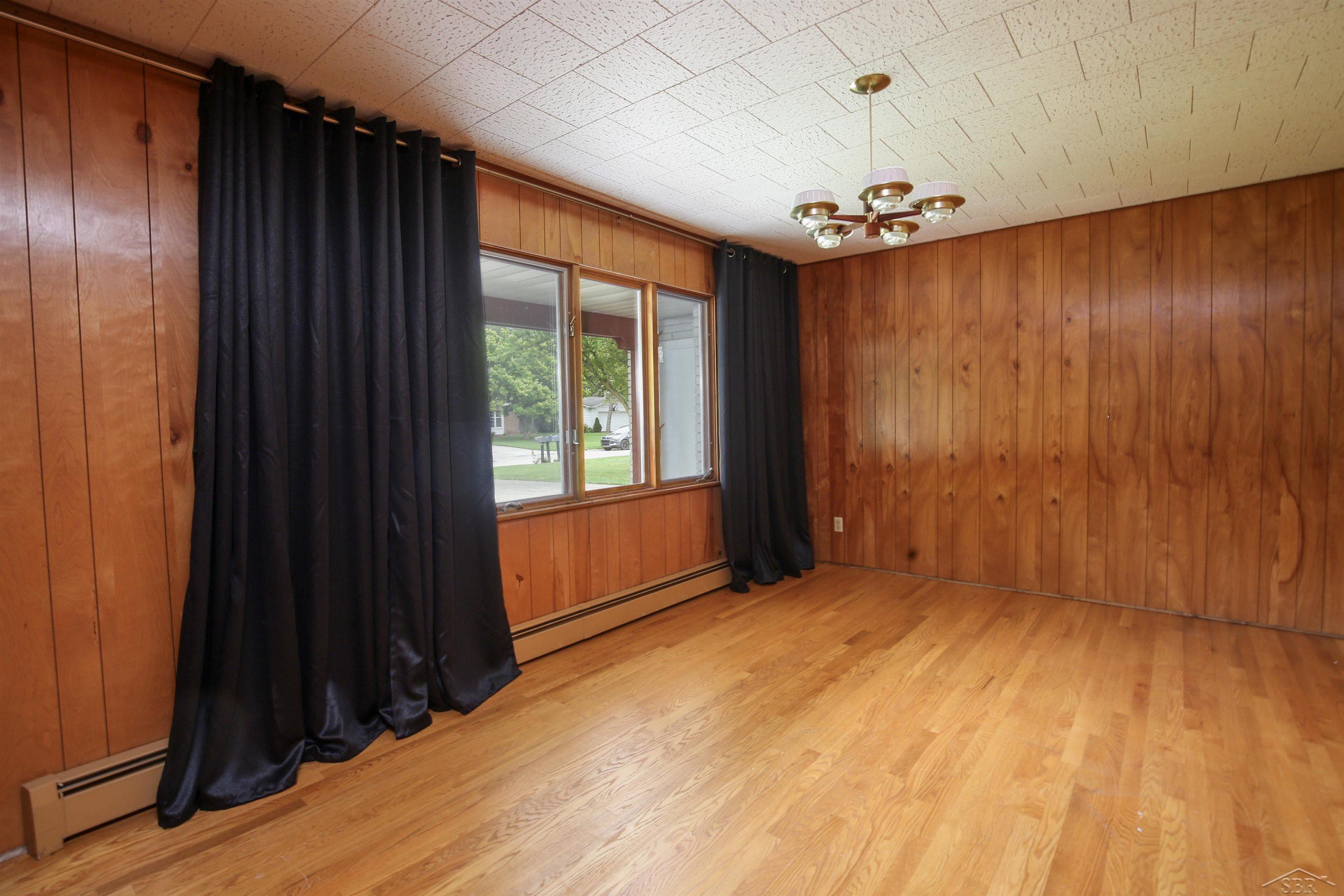 636 Stoneham Road Saginaw, MI 48638 - Photo 23 of 54 Could be Bedroom