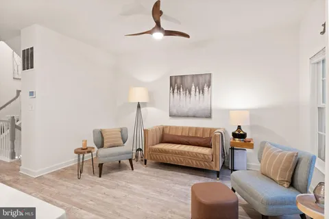 $795,000 | 4290 Park Green Court, Fairfax, VA 22030
