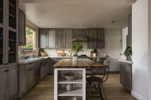 $2,095,000 | 3726 Cedar Vista, Santa Barbara, CA 93110