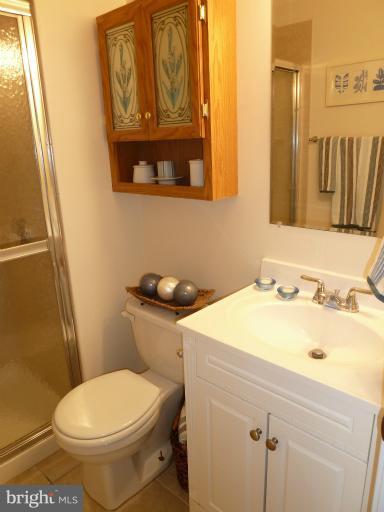 14424 Cantrell Road Silver Spring, MD 20905 - Photo 7 of 18 a bathroom with a sink and a toilet