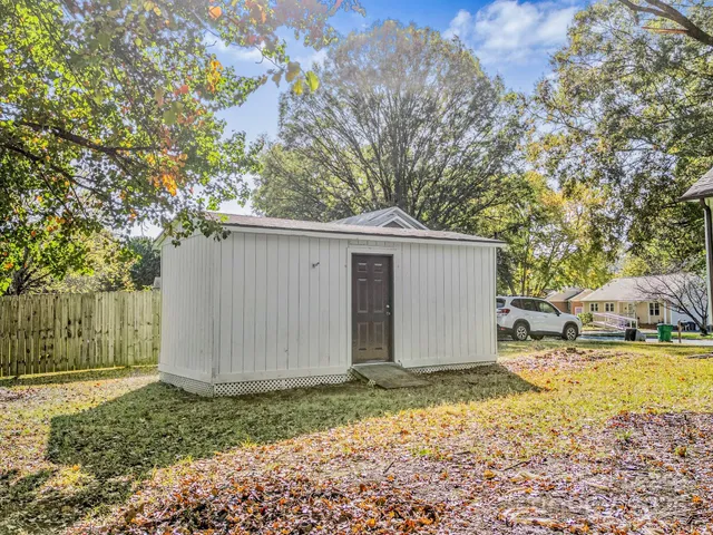 $2,000 | 7605 Bramblewood Drive, Charlotte, NC 28217