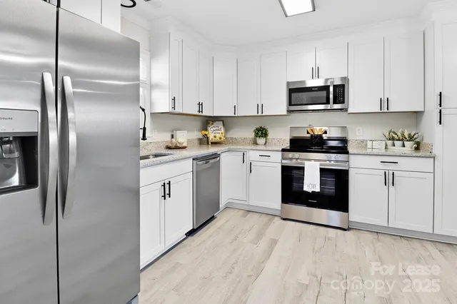 $2,000 | 7605 Bramblewood Drive, Charlotte, NC 28217