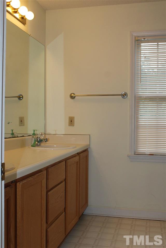 4200 Knightsbridge Way Raleigh, NC 27604 - Photo 4 of 22