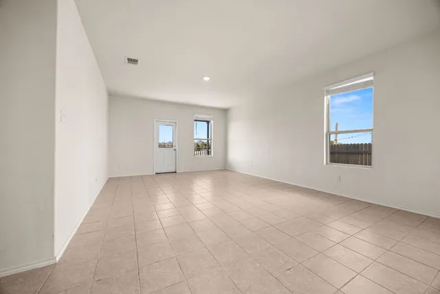 a view of empty room with window