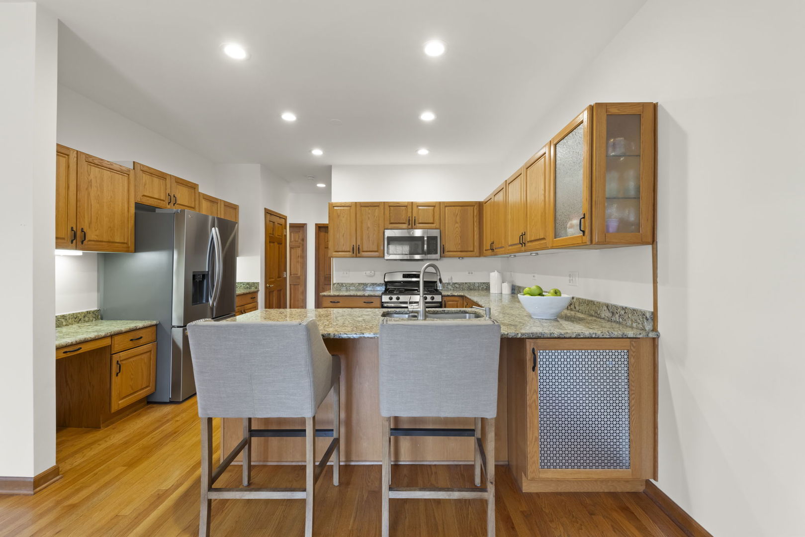 302 Roscommon Court Glen Ellyn, IL 60137 - Photo 11 of 31