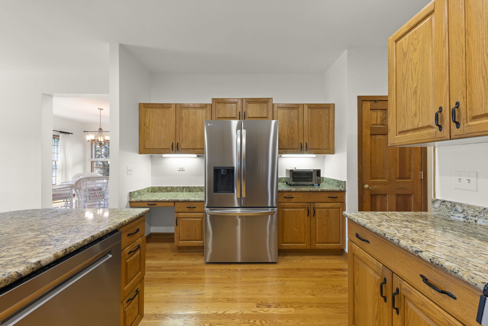 302 Roscommon Court Glen Ellyn, IL 60137 - Photo 12 of 31