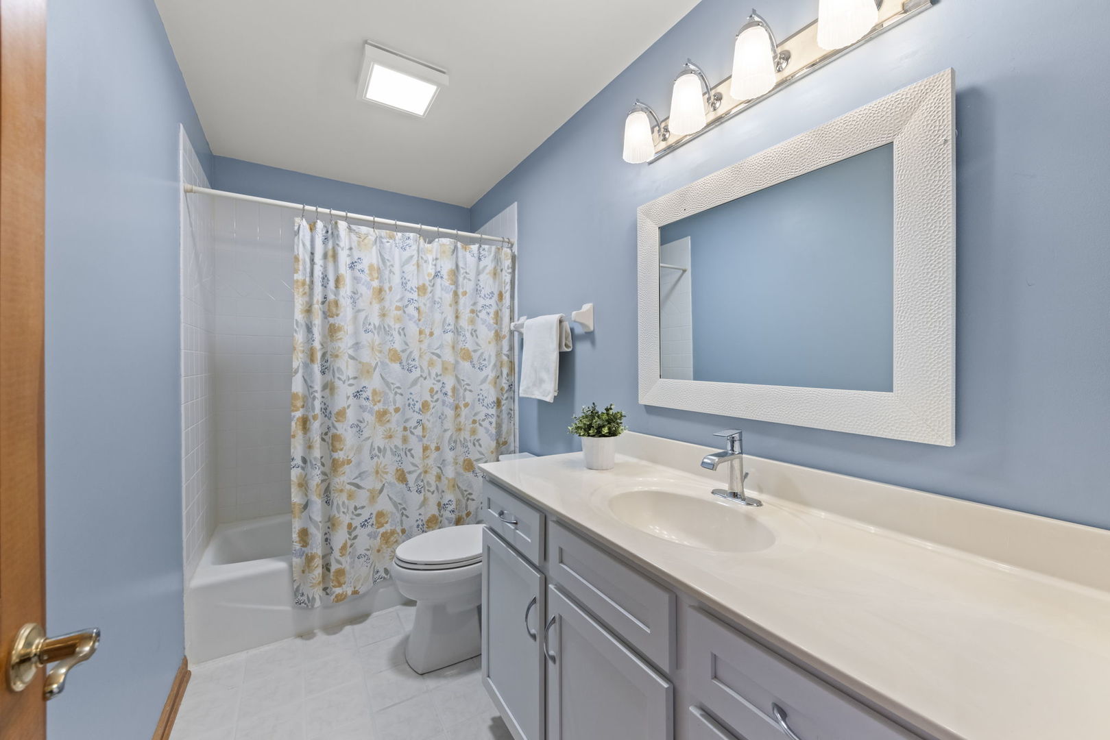 302 Roscommon Court Glen Ellyn, IL 60137 - Photo 18 of 31