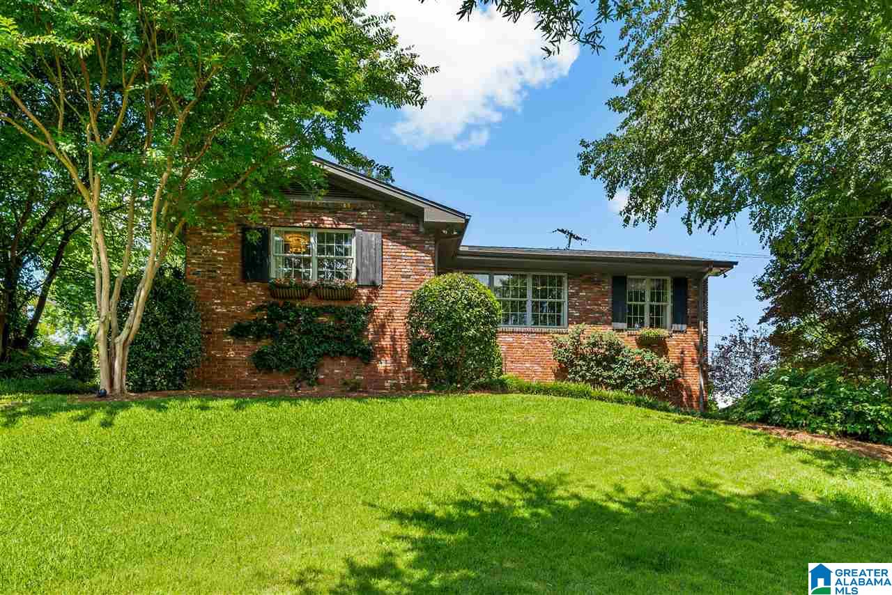 3109 Dolly Ridge Drive Birmingham, AL 35243 - Photo 2 of 31