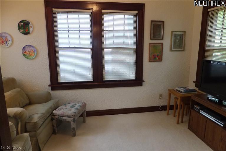 4553 Telhurst Road Cleveland, OH 44121 - Photo 7 of 20