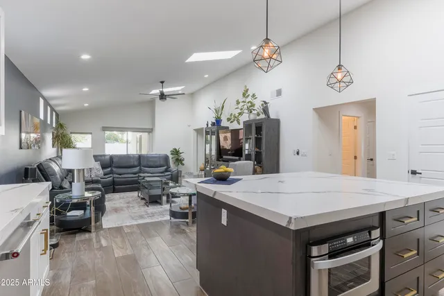 $915,000 | 2511 East Earll Drive, Phoenix, AZ 85016