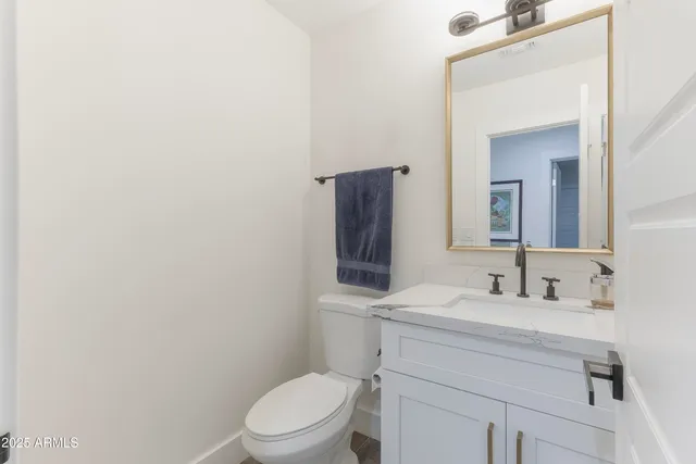 $915,000 | 2511 East Earll Drive, Phoenix, AZ 85016