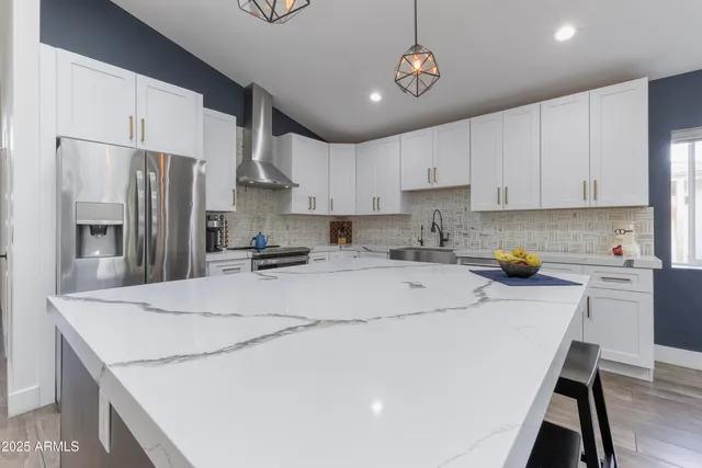 $915,000 | 2511 East Earll Drive, Phoenix, AZ 85016