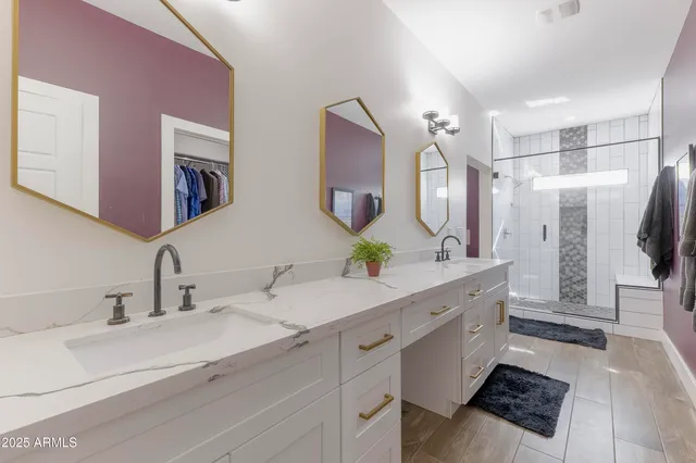 $915,000 | 2511 East Earll Drive, Phoenix, AZ 85016