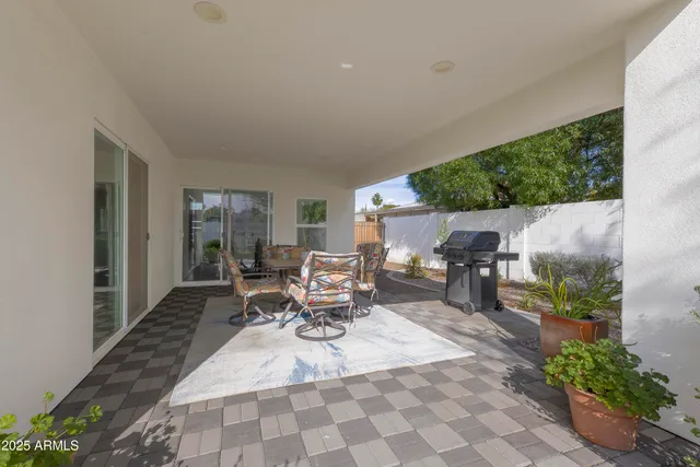 $915,000 | 2511 East Earll Drive, Phoenix, AZ 85016