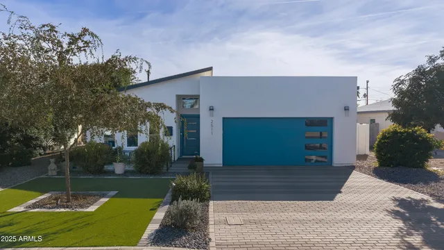$915,000 | 2511 East Earll Drive, Phoenix, AZ 85016