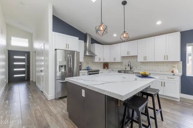 $915,000 | 2511 East Earll Drive, Phoenix, AZ 85016