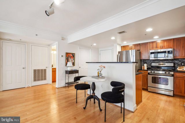 $677,000 | 1201 North Garfield Street, Unit 511, Arlington, VA 22201