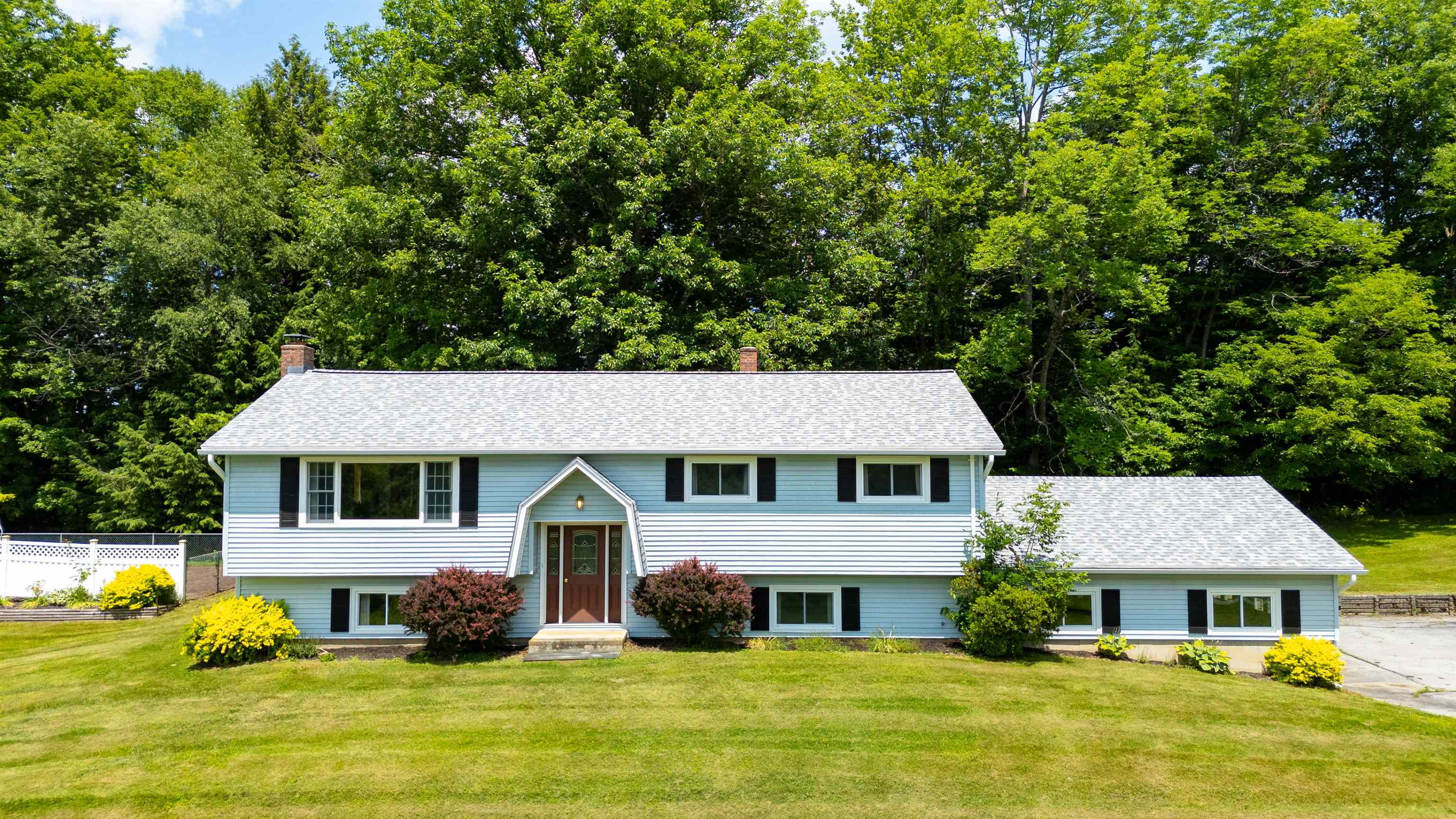 863 Perry Hill Road Waterbury, VT 05676 - Photo 1 of 30