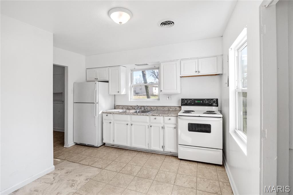 1238 Maple Avenue St. Louis, MO 63138 - Photo 7 of 24