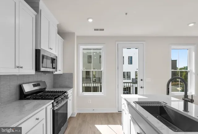 $3,300 | 21764 Dollis Hl Terrace, Ashburn, VA 20148