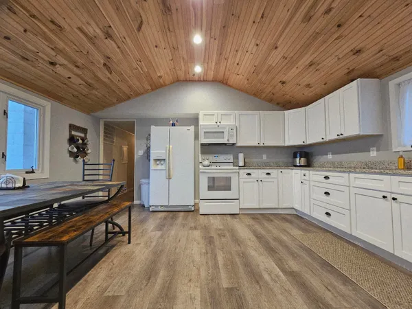 $439,900 | 4492 East Bear Lake Road, Osseo, MI 49266