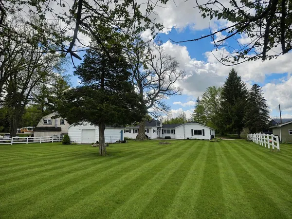 $439,900 | 4492 East Bear Lake Road, Osseo, MI 49266