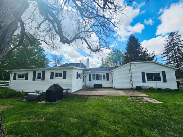 $439,900 | 4492 East Bear Lake Road, Osseo, MI 49266