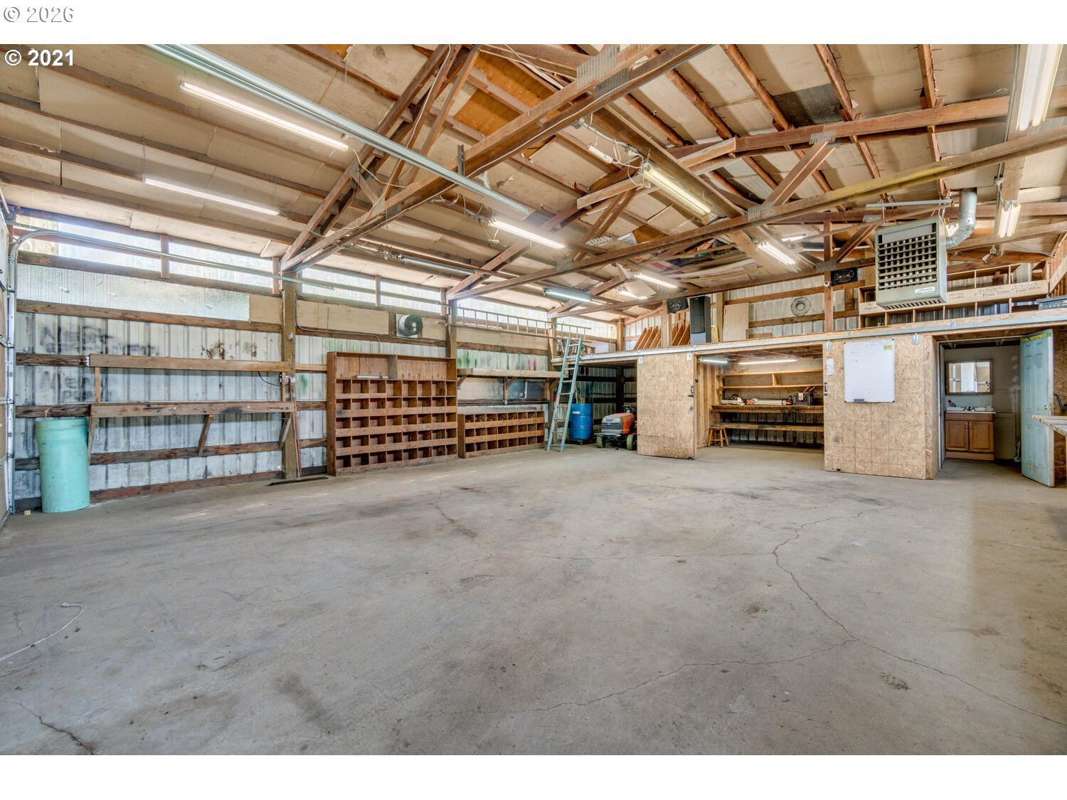 5031 Southeast Jenne Road Portland, OR 97236 - Photo 31 of 43
