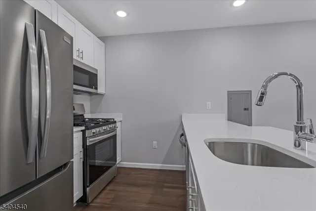 $2,000 | 224 Broad Street, Unit 203, Bloomfield, NJ 07003