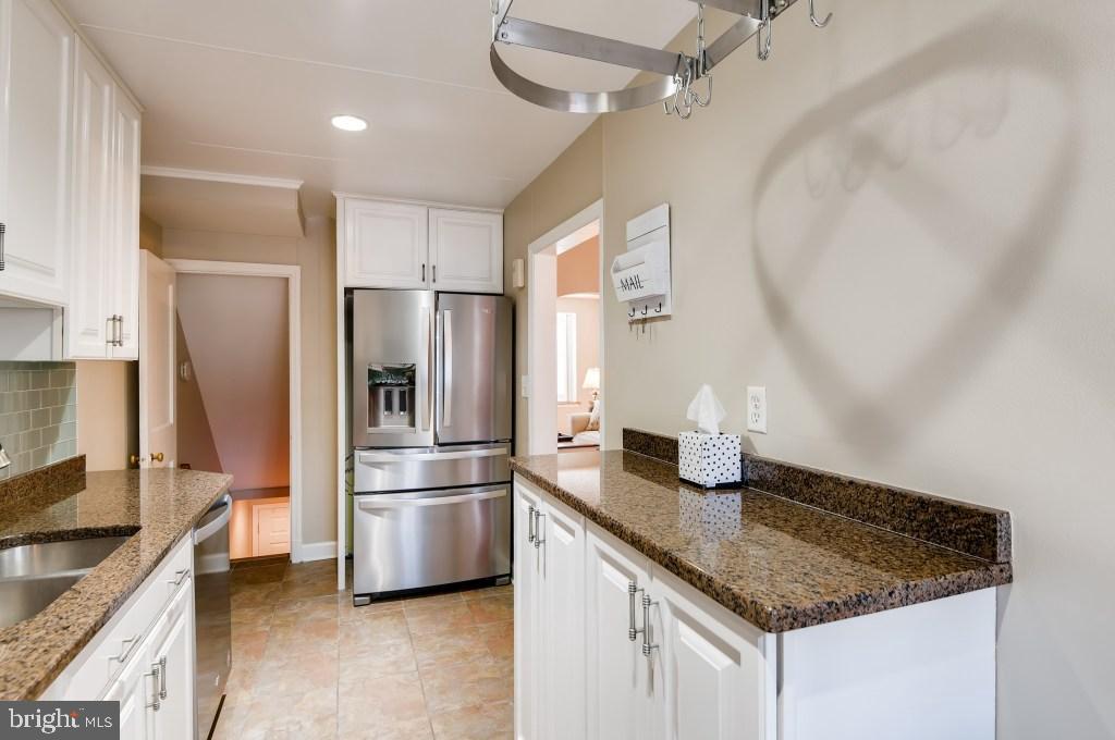 1605 Hardwick Road Towson, MD 21286 - Photo 12 of 32 updated stainless steel appliances