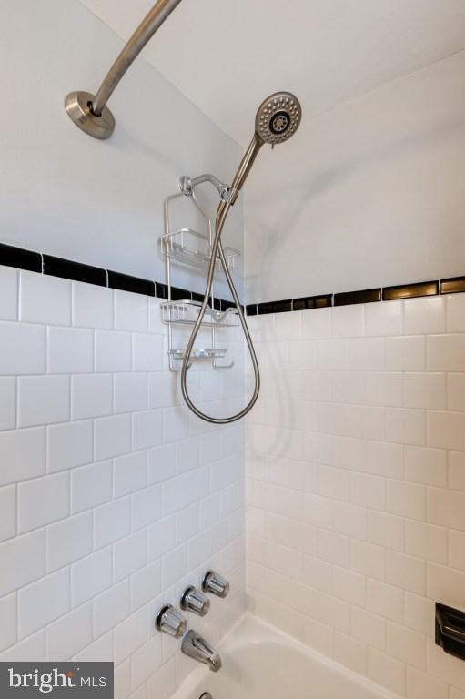 1605 Hardwick Road Towson, MD 21286 - Photo 16 of 32 Black & white tiles in great condition