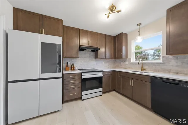 $359,900 | 4279 Bear Rdg Drive, House Springs, MO 63051