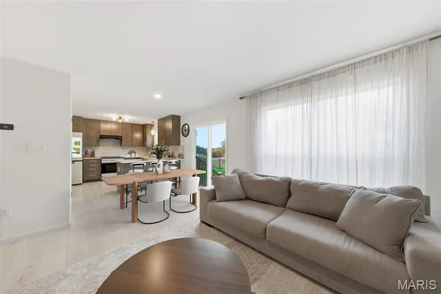 $359,900 | 4279 Bear Rdg Drive, House Springs, MO 63051