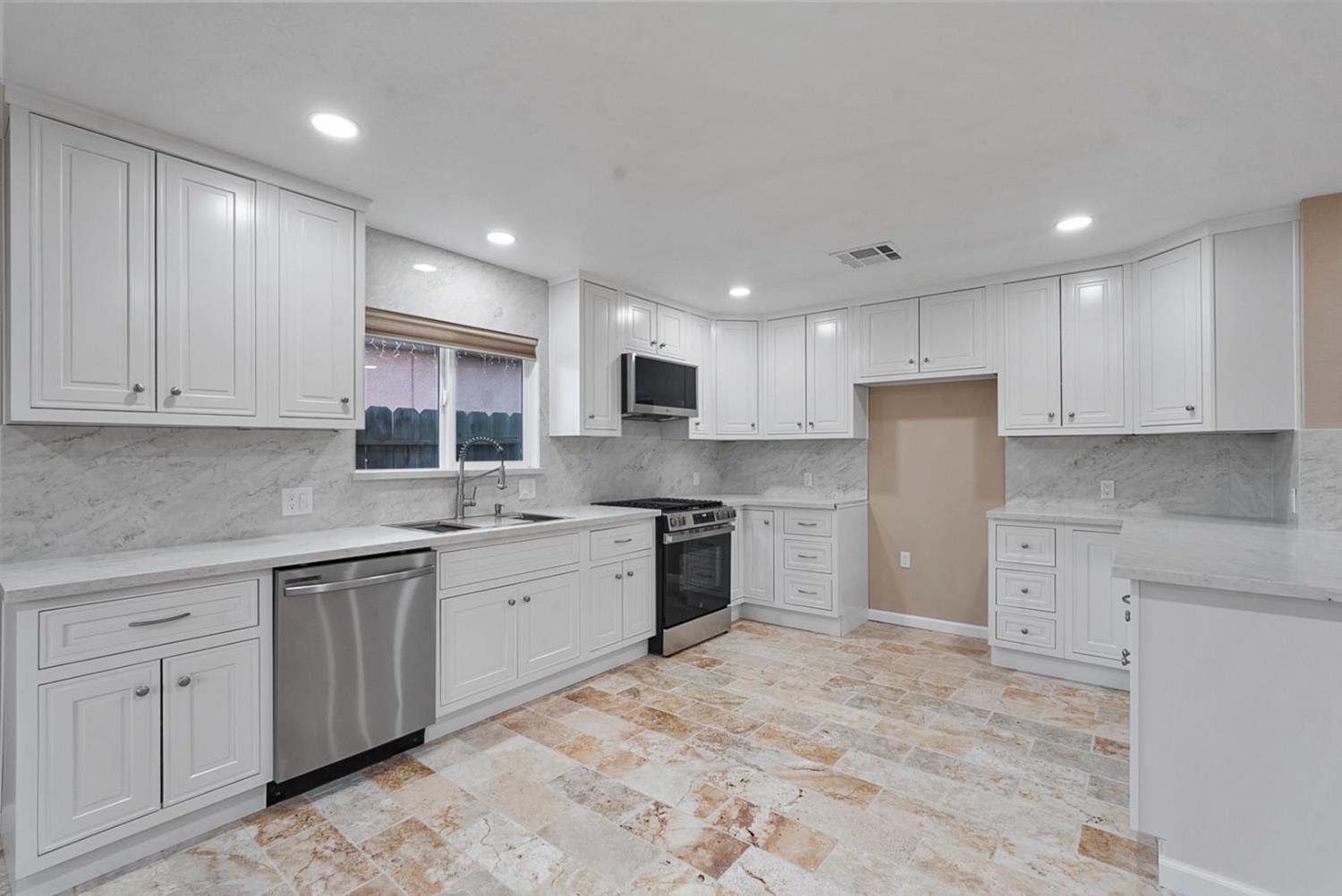 445 M M Patterson, CA 95363 - Photo 13 of 43