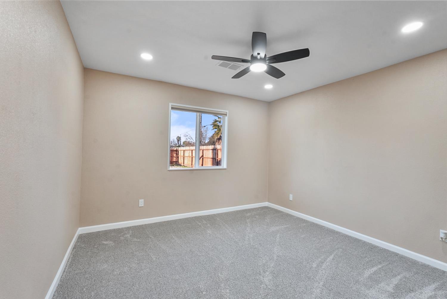 445 M M Patterson, CA 95363 - Photo 20 of 41