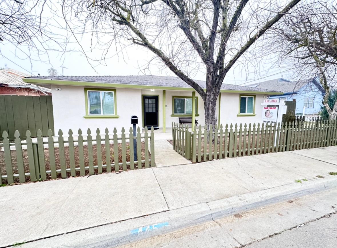 445 M M Patterson, CA 95363 - Photo 6 of 43