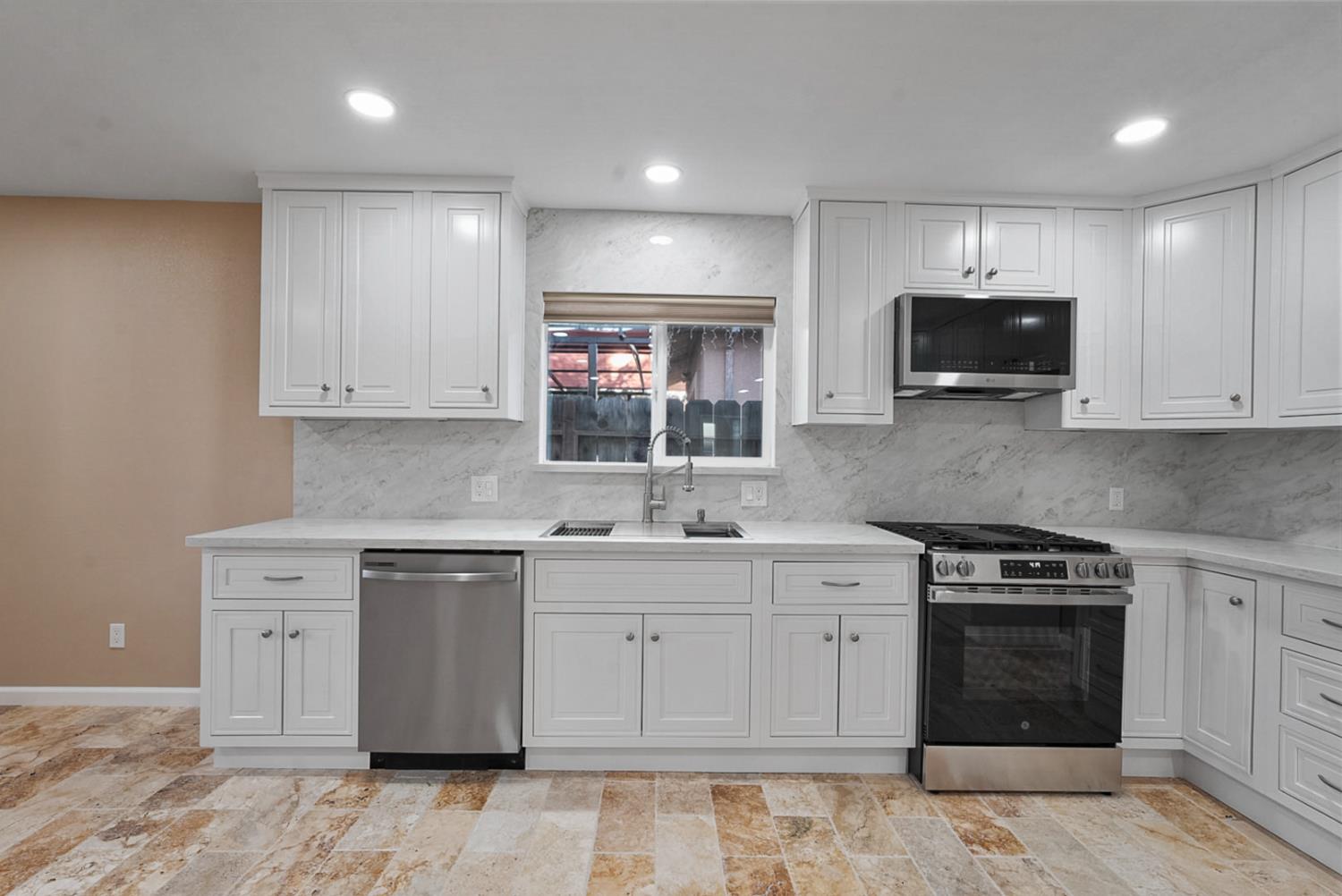 445 M M Patterson, CA 95363 - Photo 7 of 41