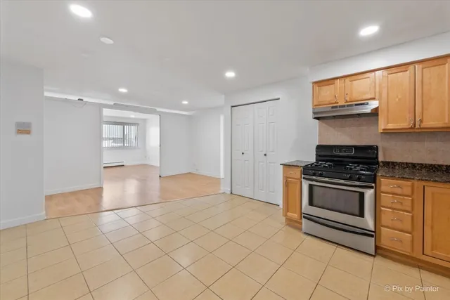 $208,000 | 8802 Briar Court, Unit 3A, Des Plaines, IL 60016