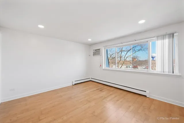 $208,000 | 8802 Briar Court, Unit 3A, Des Plaines, IL 60016