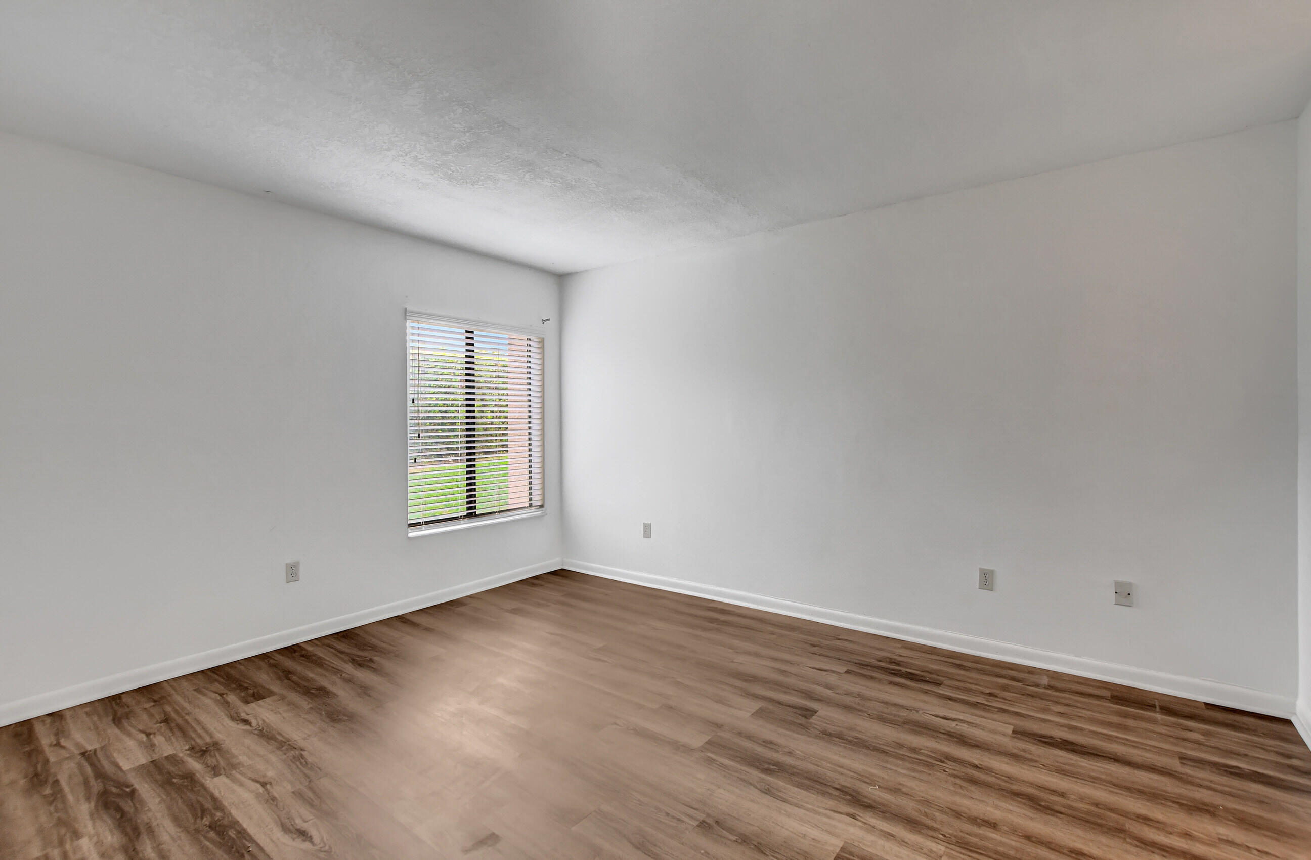 400 Club Circle, Unit 106 Boca Raton, FL 33487 - Photo 13 of 28 Master Bedroom 1
