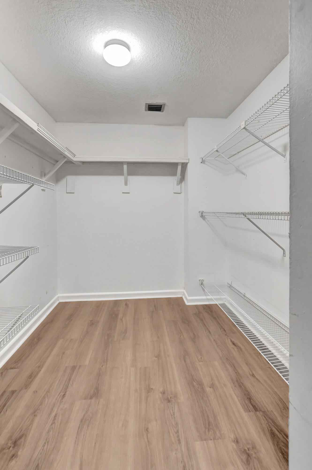 400 Club Circle, Unit 106 Boca Raton, FL 33487 - Photo 18 of 28 Master closet