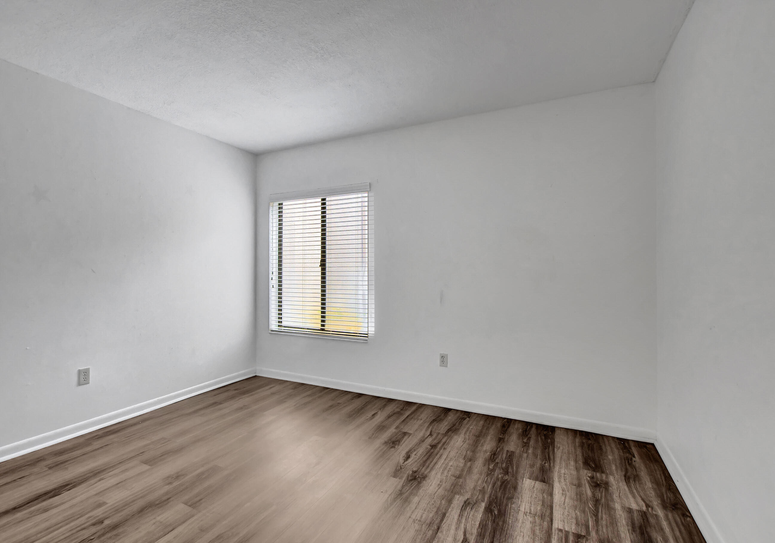 400 Club Circle, Unit 106 Boca Raton, FL 33487 - Photo 19 of 28 2nd Bedroom 1