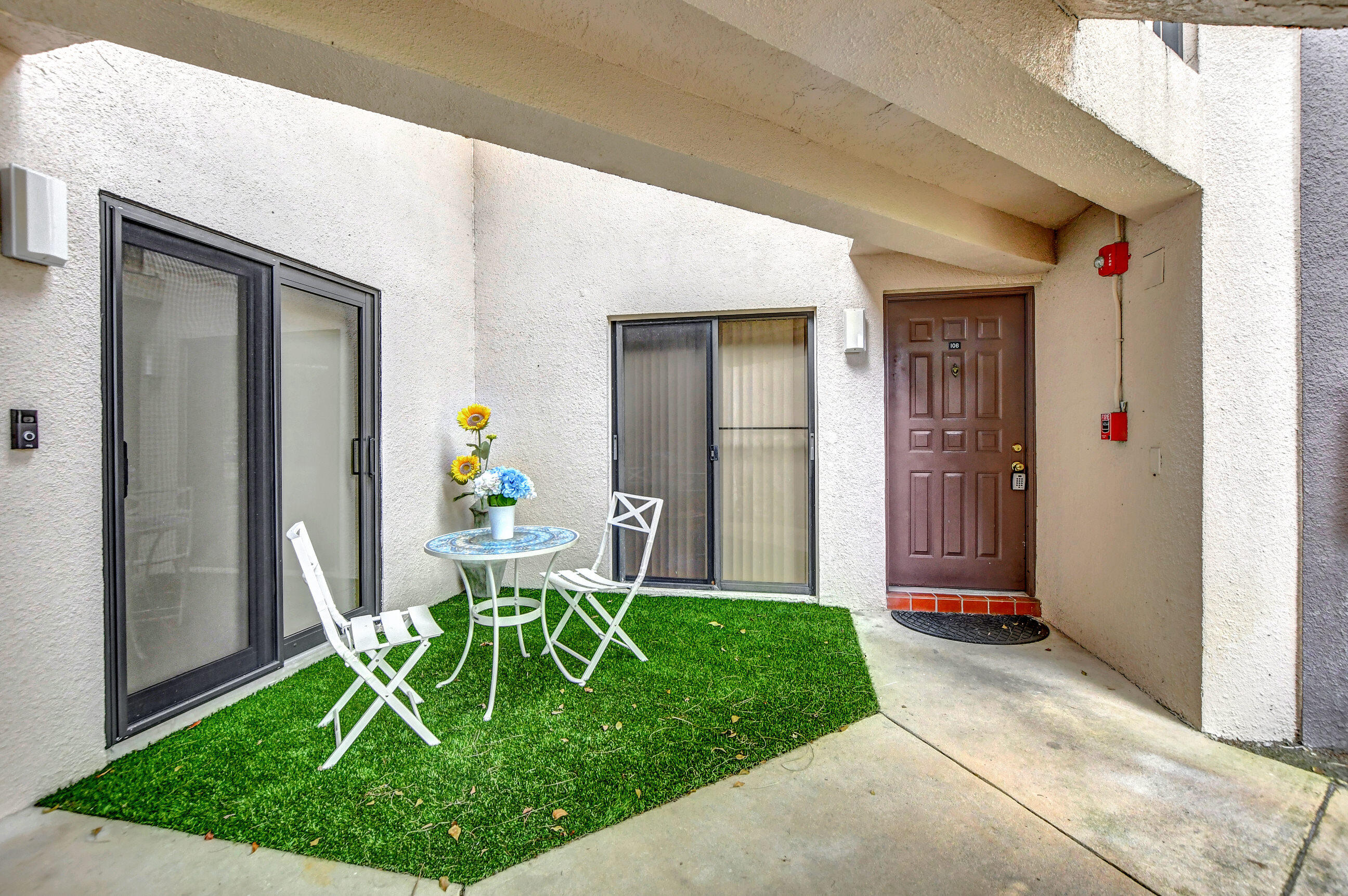 400 Club Circle, Unit 106 Boca Raton, FL 33487 - Photo 3 of 28 Entrance