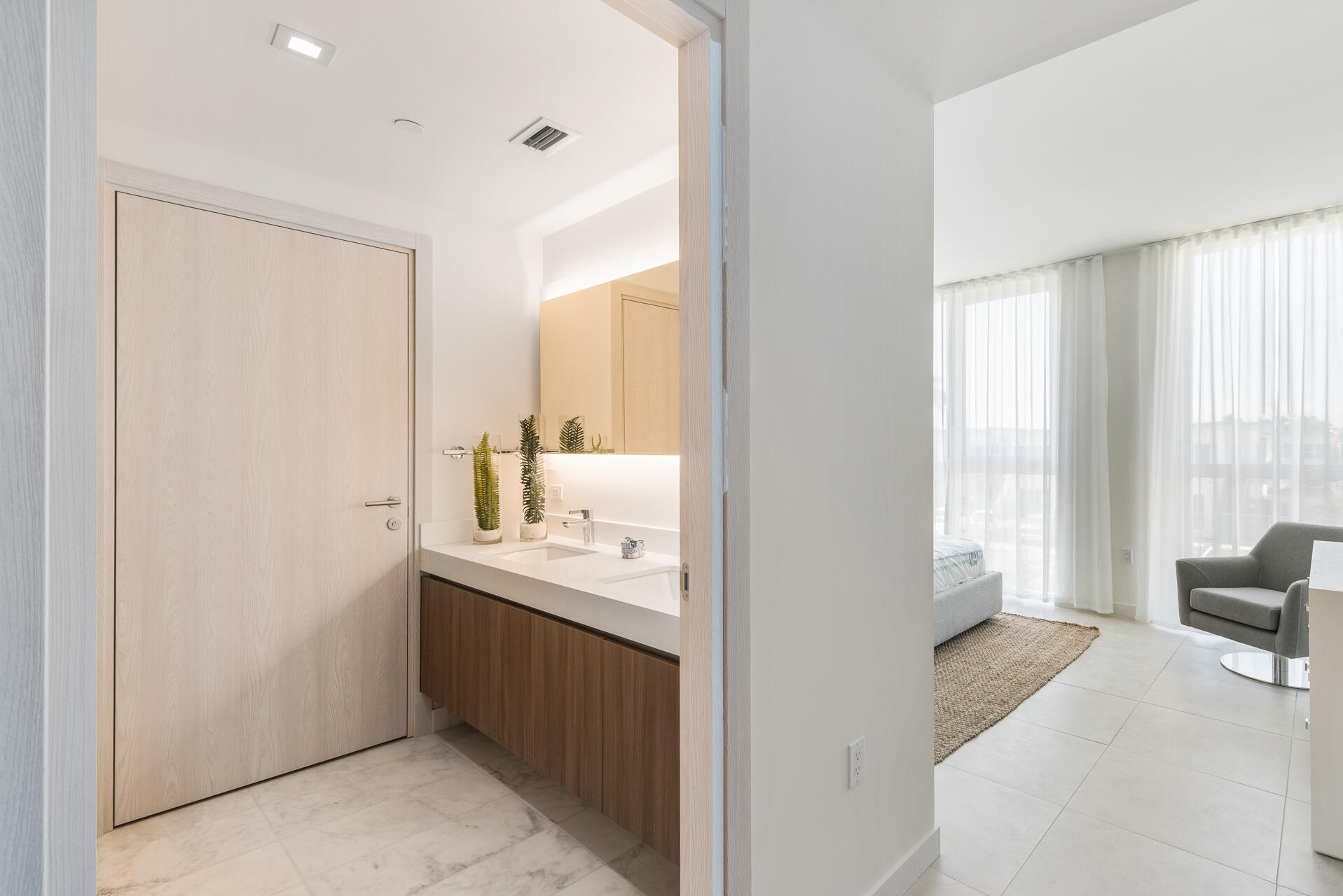 401 North Birch Road, Unit TH1 Fort Lauderdale, FL 33304 - Photo 29 of 31 001_4917