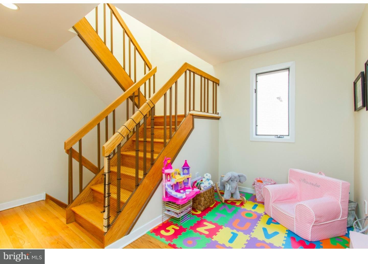 2027 Rodman Street Philadelphia, PA 19146 - Photo 13 of 21 Hallway