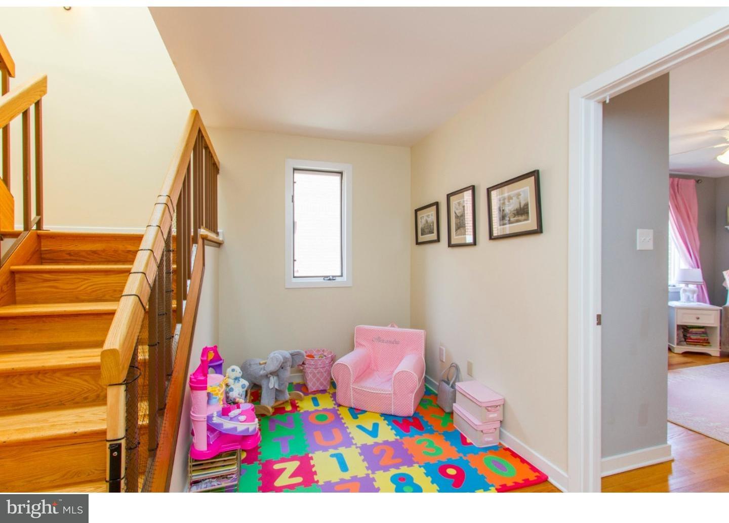 2027 Rodman Street Philadelphia, PA 19146 - Photo 8 of 21 Hallway