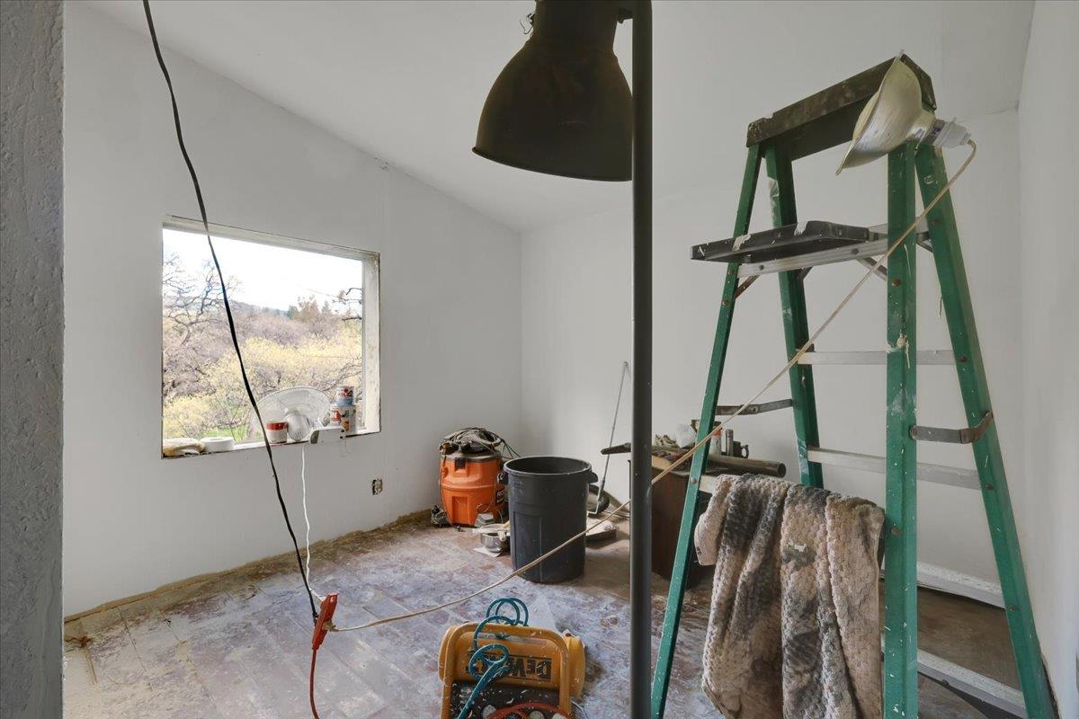 10447 Texas Hill Road Dobbins, CA 95935 - Photo 24 of 55 a view of a room with gym equipment