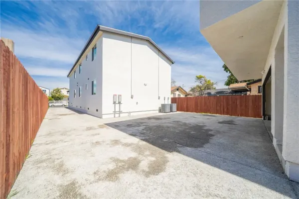 $4,300 | 236 West 84th Street, Los Angeles, CA 90003