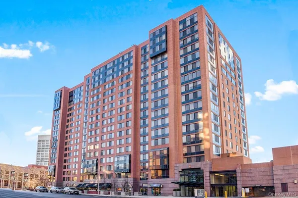 $2,800 | 4 Martine Avenue, Unit 1011, White Plains, NY 10606