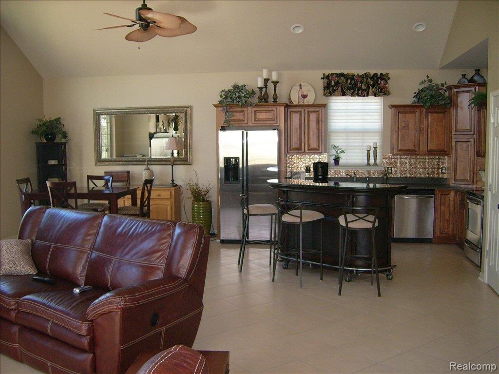 2211 Lone Tree Road Milford, MI 48380 - Photo 12 of 16 DSCI0066